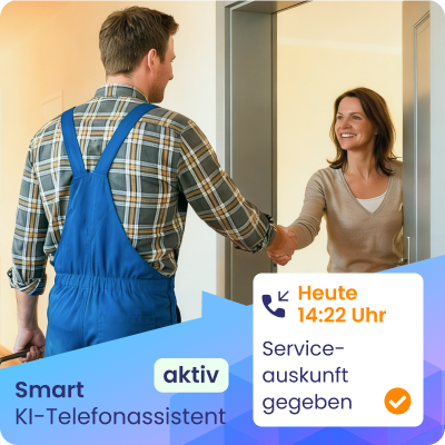 Ein Installateur beim Kundschaftstermin, eine grafische Box zeigt, dass währenddessen der KI-Telefonassistent aktiv ist.